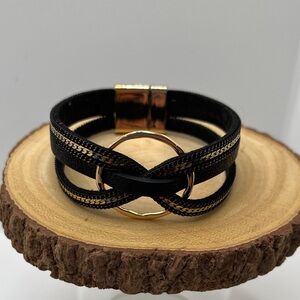 Elegant Black and Gold Bracelet